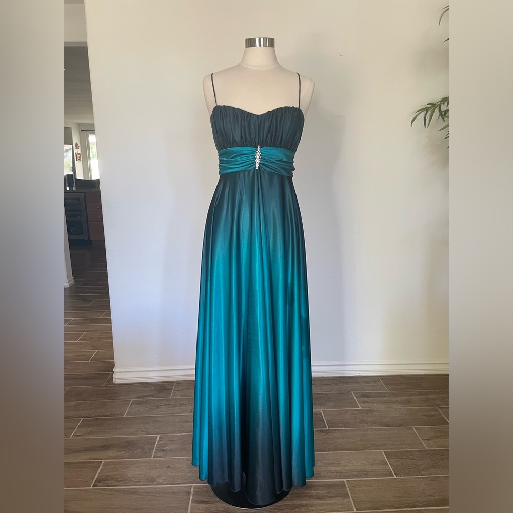 Grace Light-Weight Green Dress